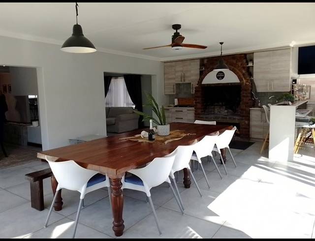 7 BEDROOM HOUSE FOR SALE IN BRACKENHURST